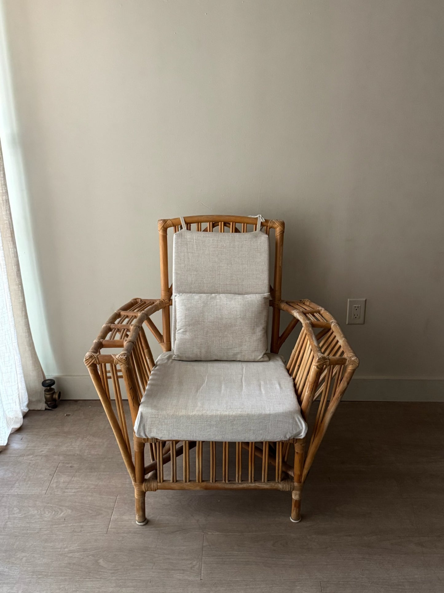 Bamboo arm chair