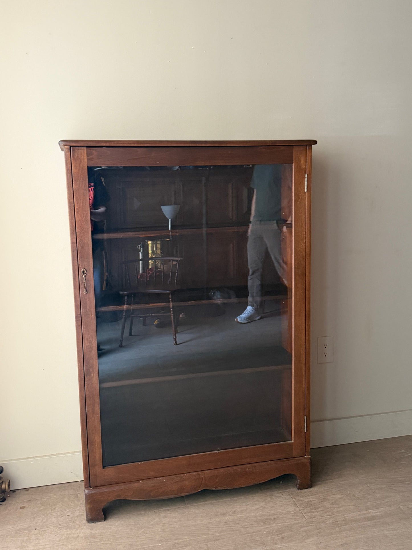 Pine display cabinet