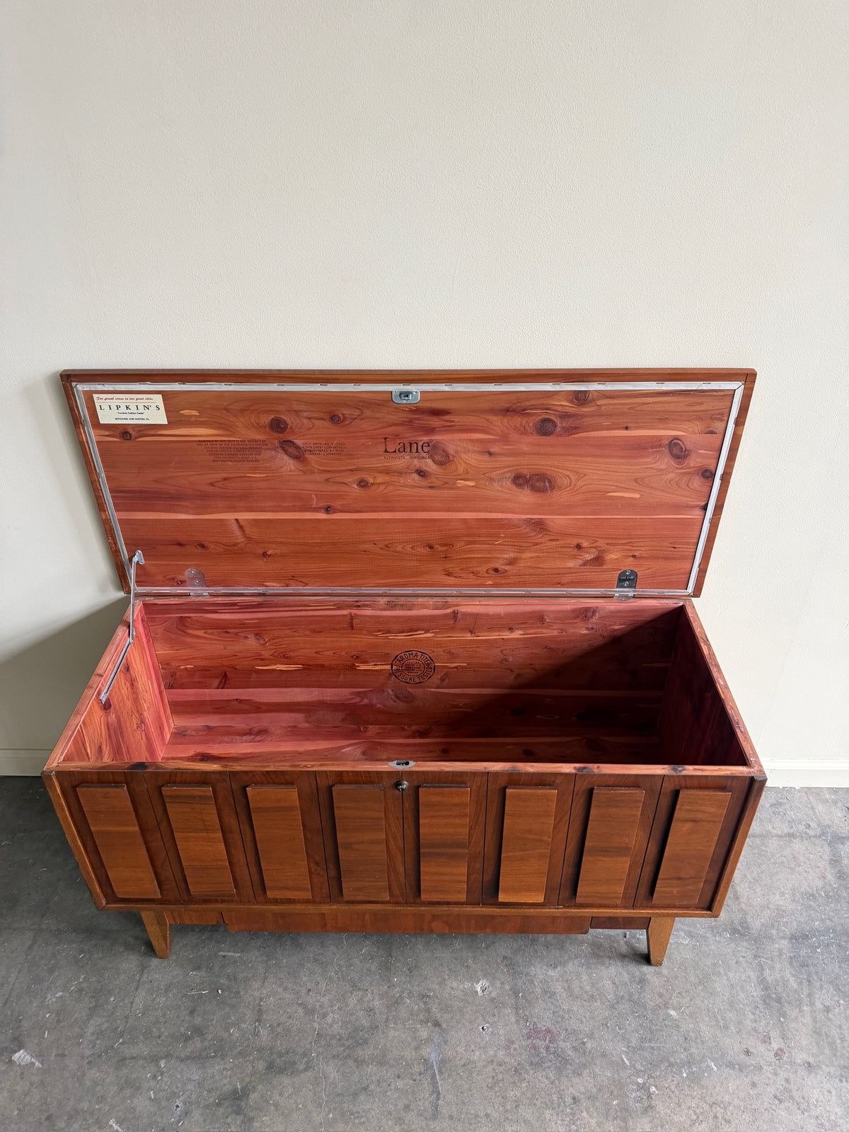 Lane walnut cedar-lined chest