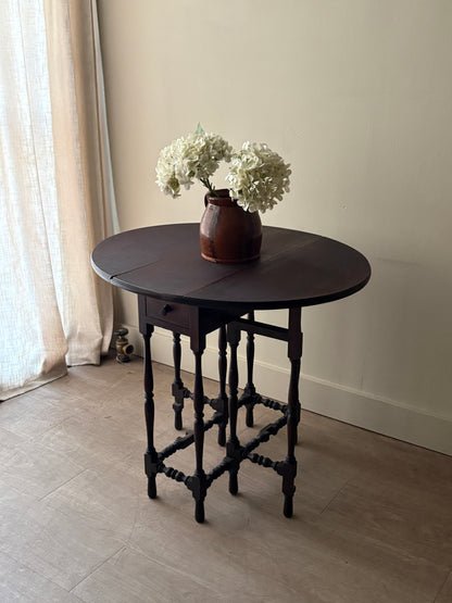William & Mary mahogany drop leaf table