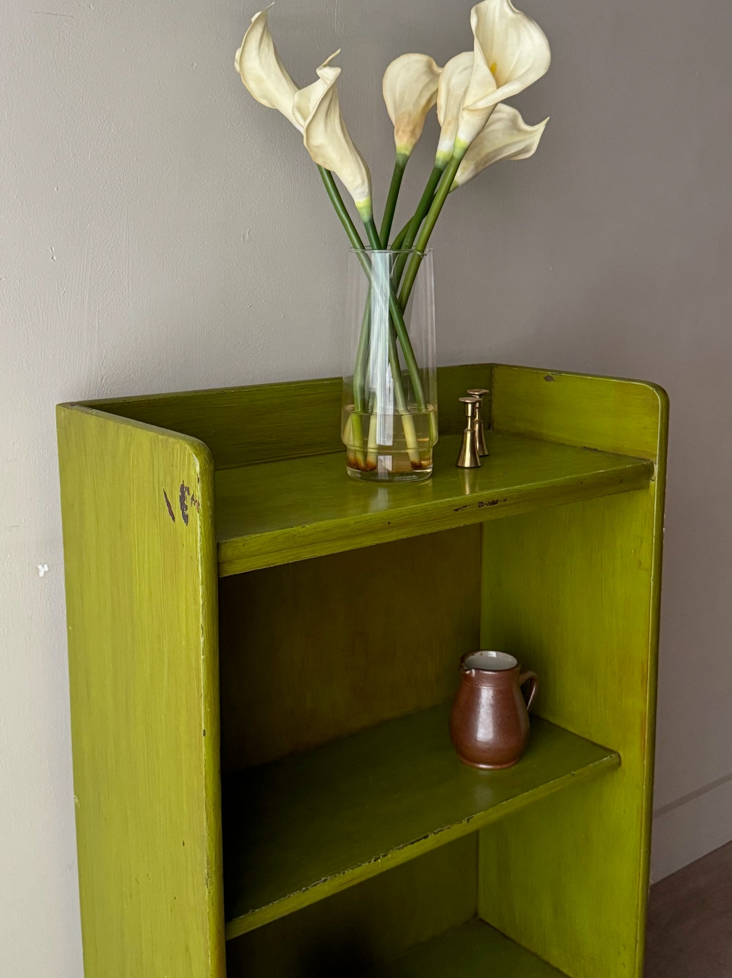 Green painted pine shelf