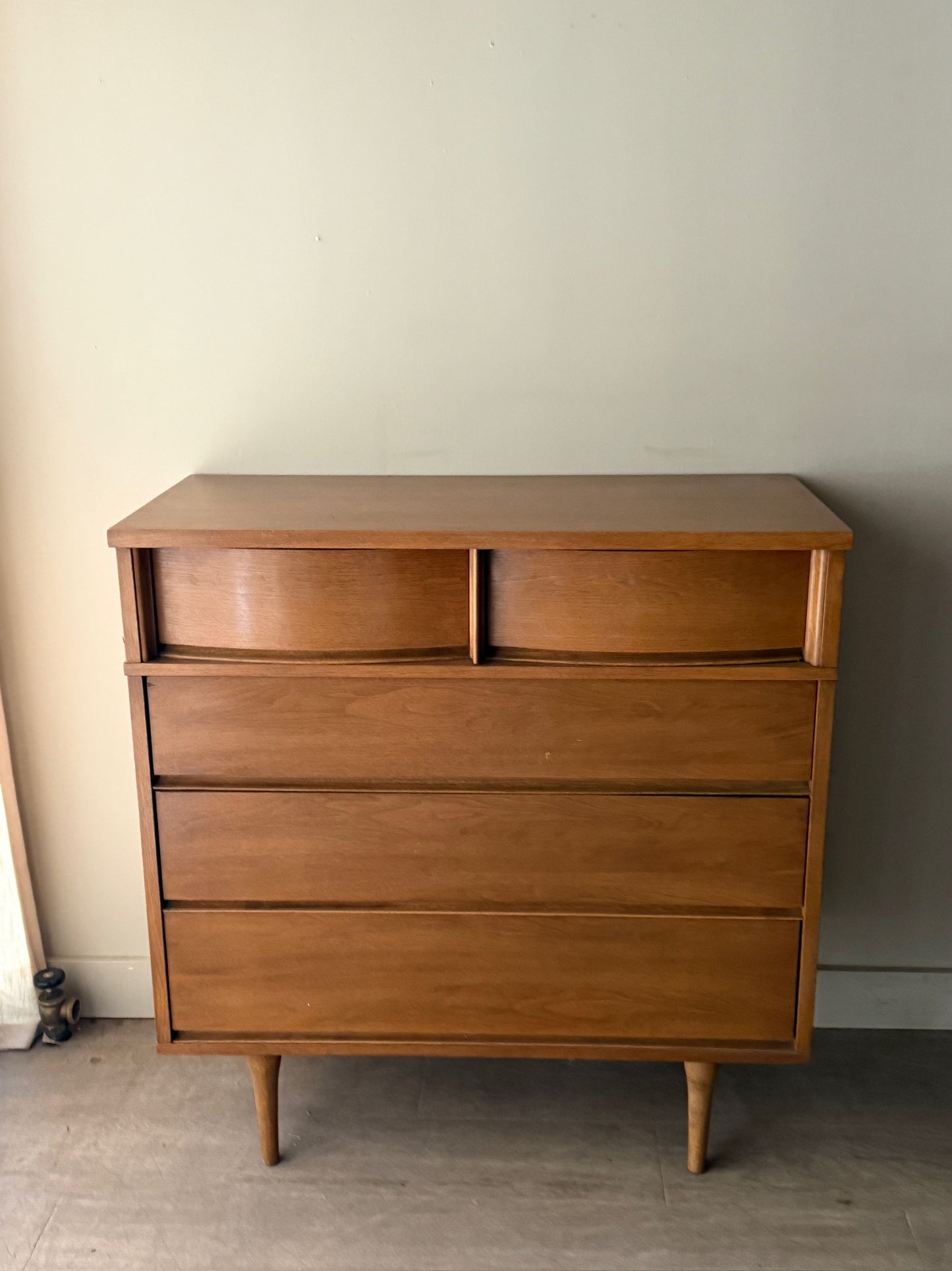 Walnut 5 drawer dresser