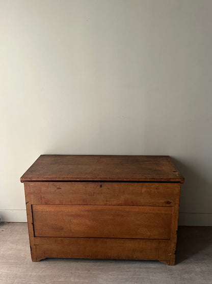 Pine chest