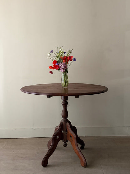 Victorian walnut parlor table