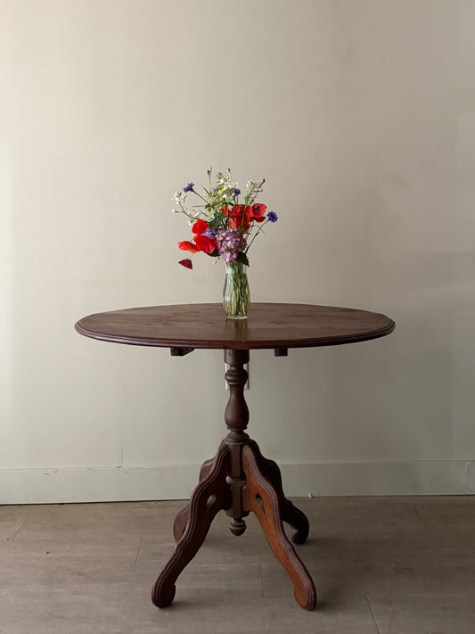 Victorian walnut parlor table