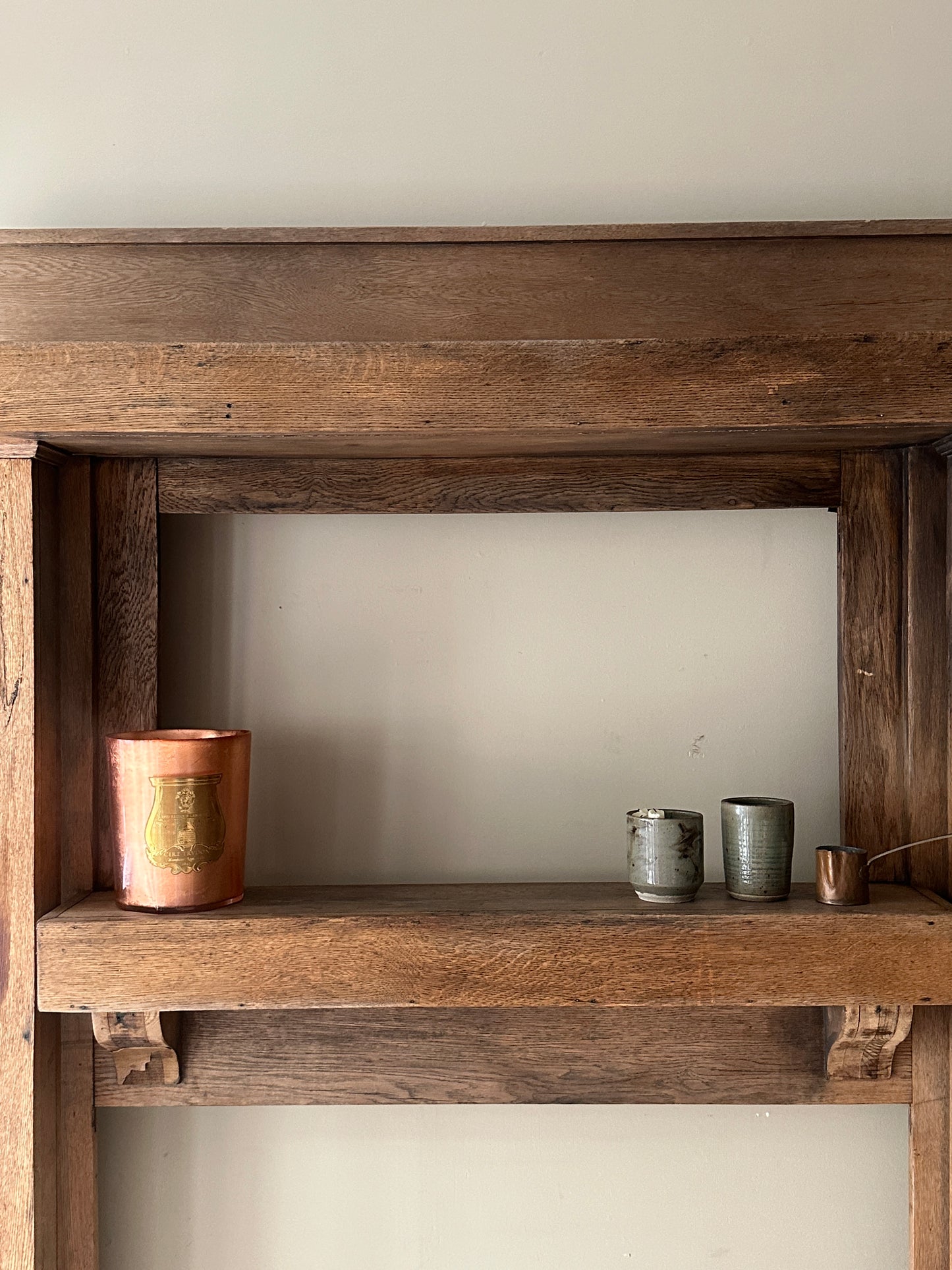 Oak mantle