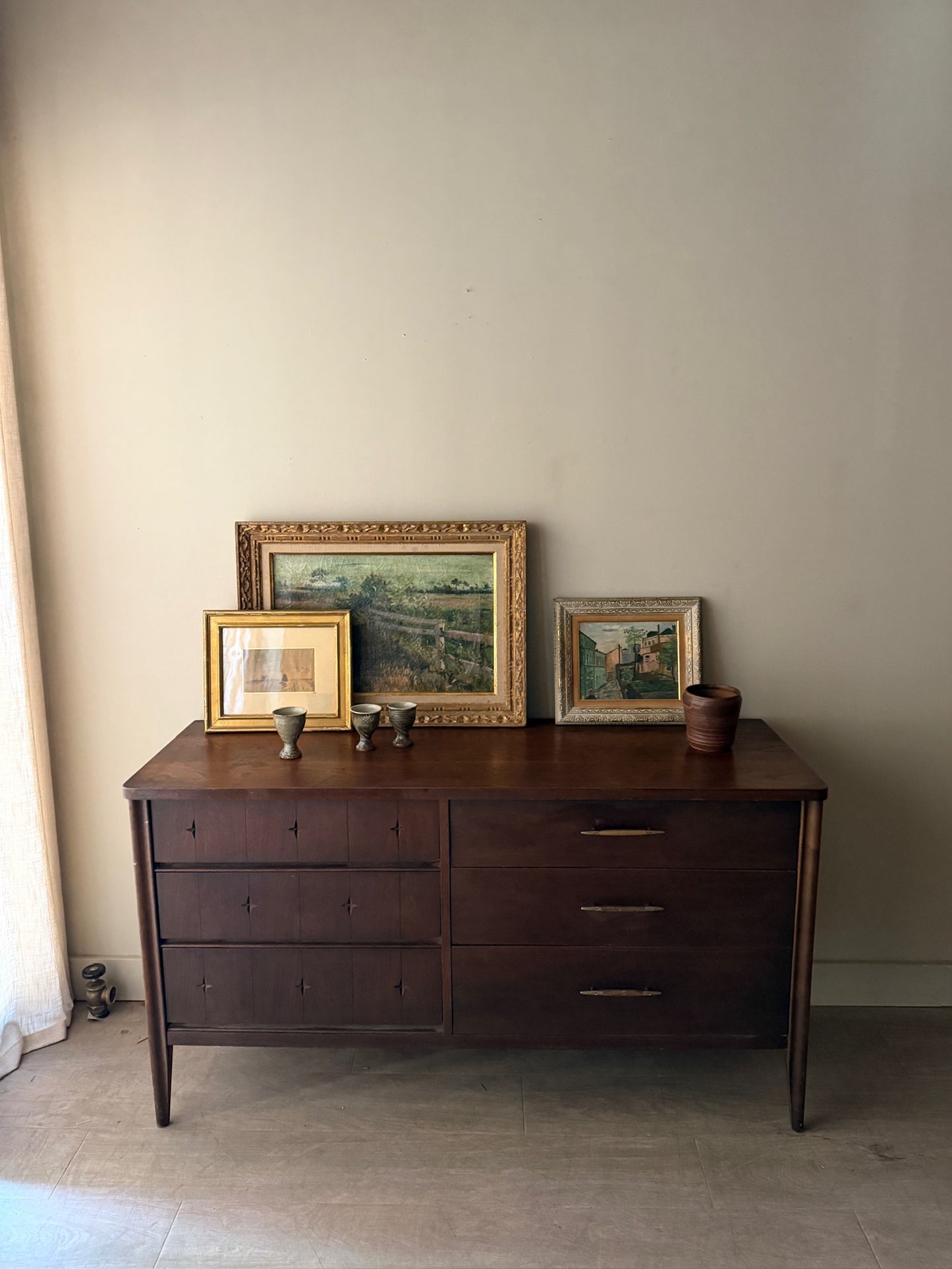 Broyhill walnut 6 drawer dresser