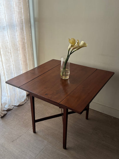 Pine drop-leaf with X base