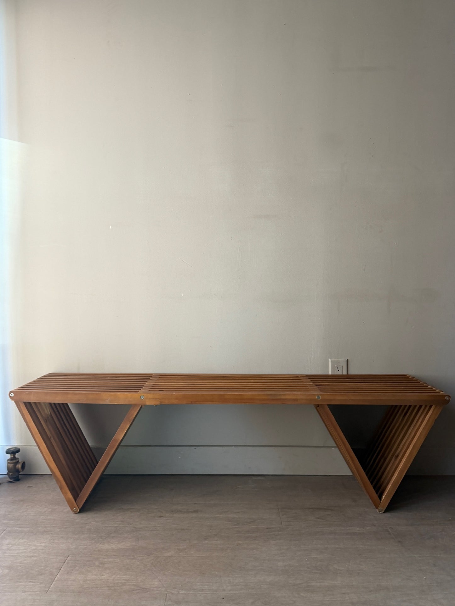Mango wood slatted bench