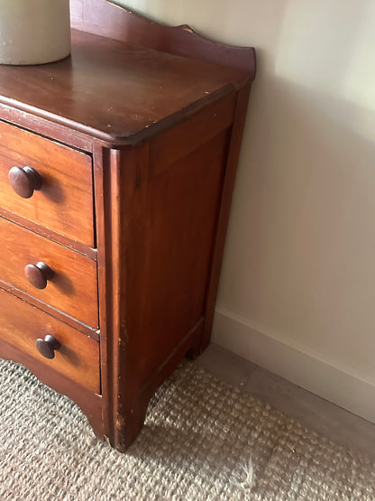 Small pine dresser