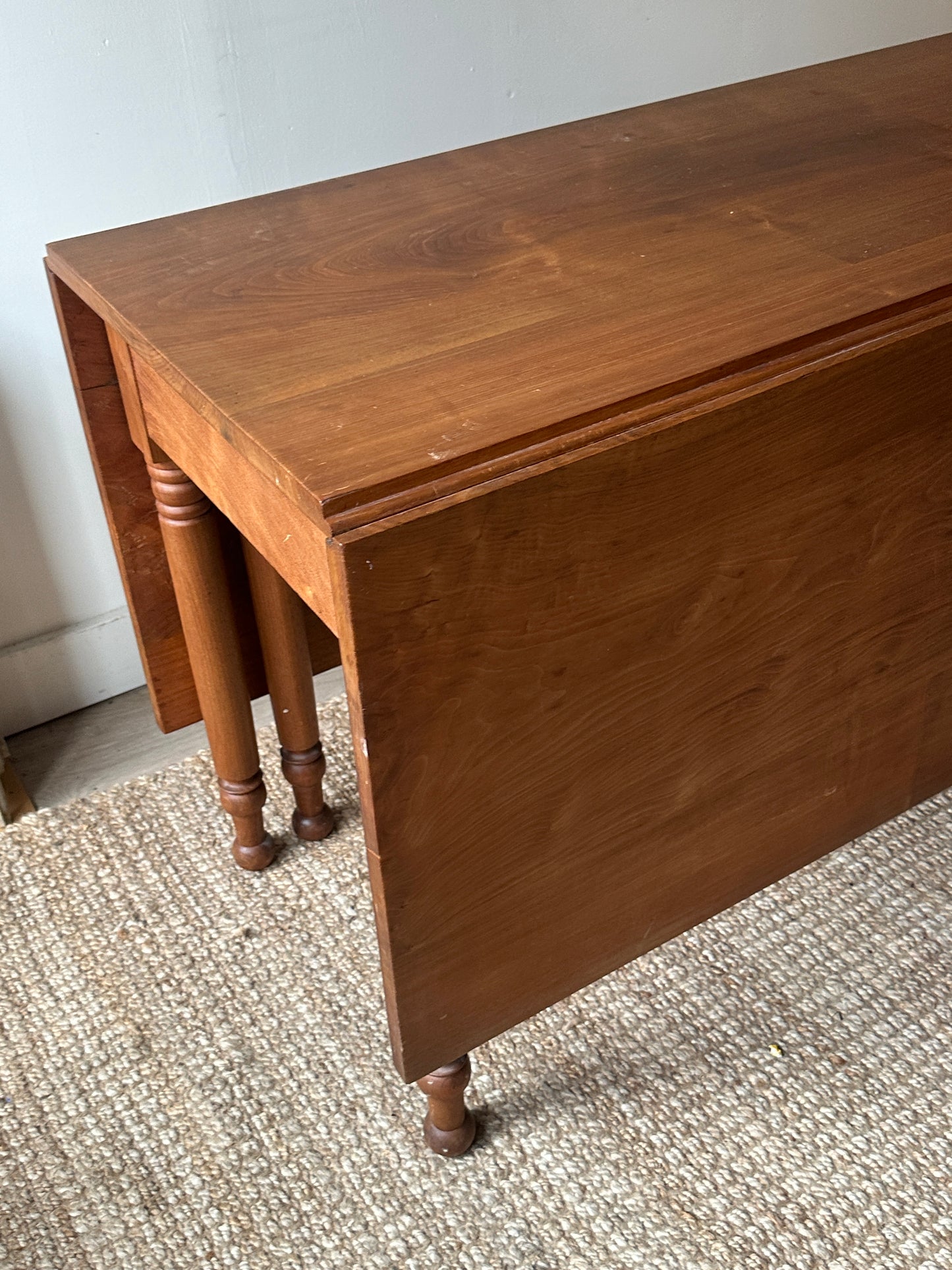 Sheraton walnut drop leaf