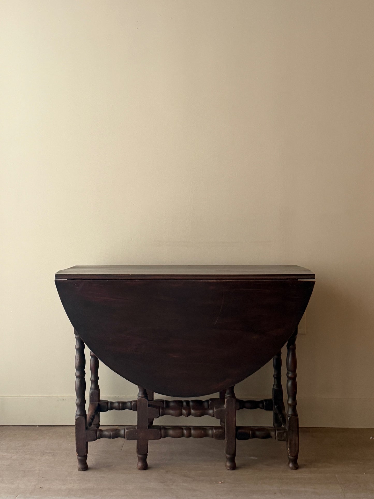 William & Mary oak gate leg table