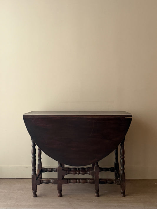 William & Mary oak gate leg table