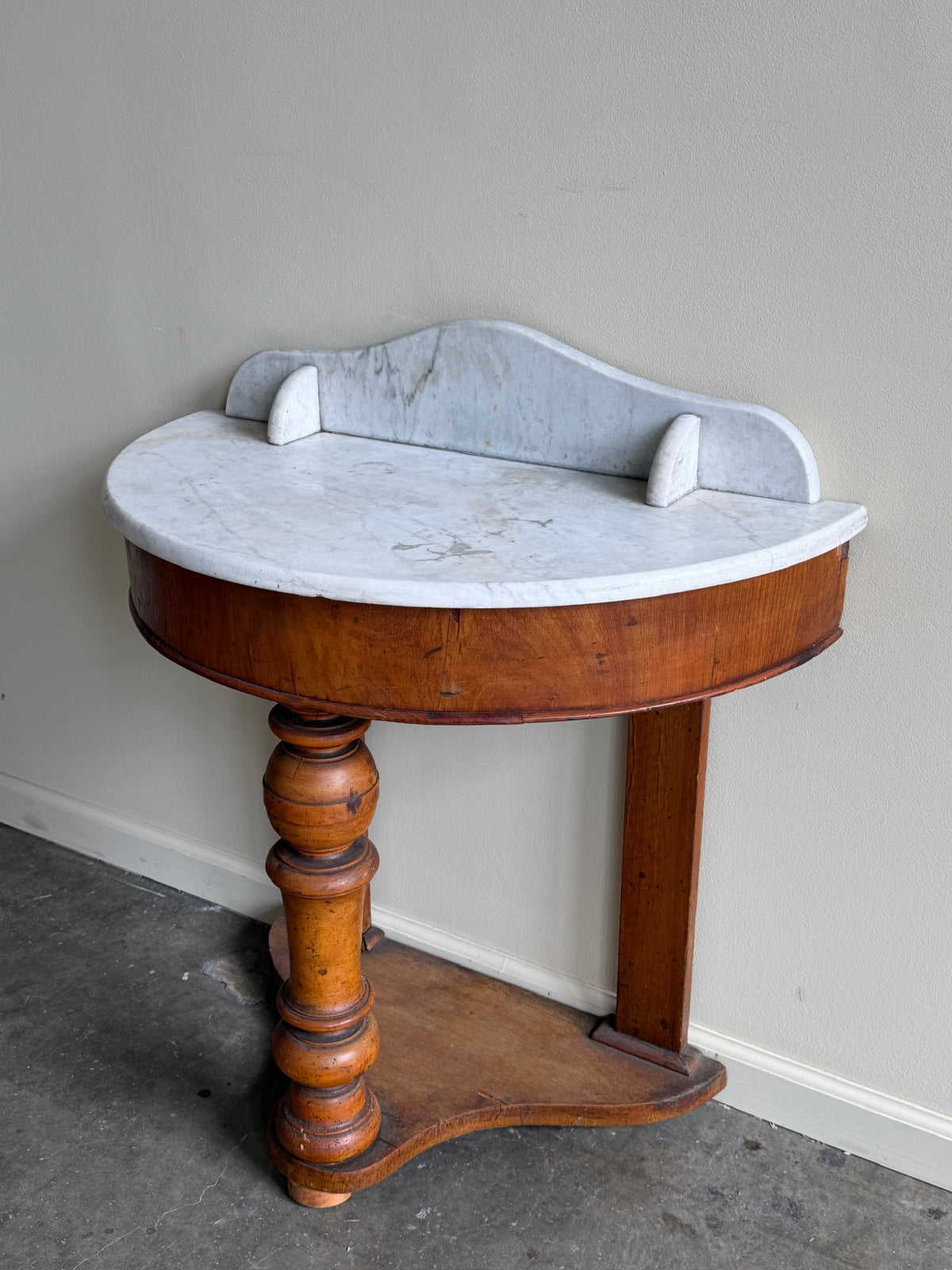 English early Victorian marble top washstand