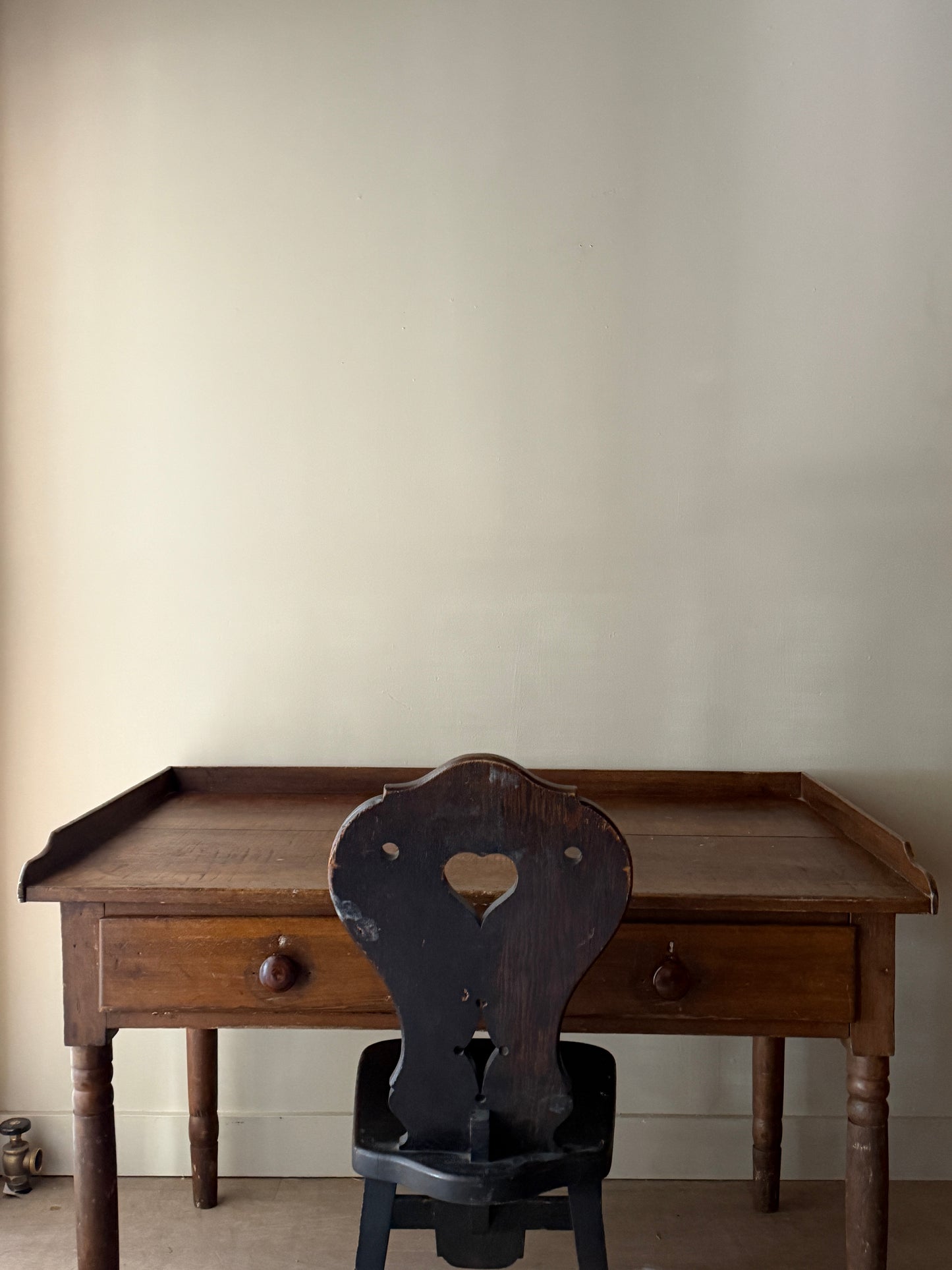 Pine desk