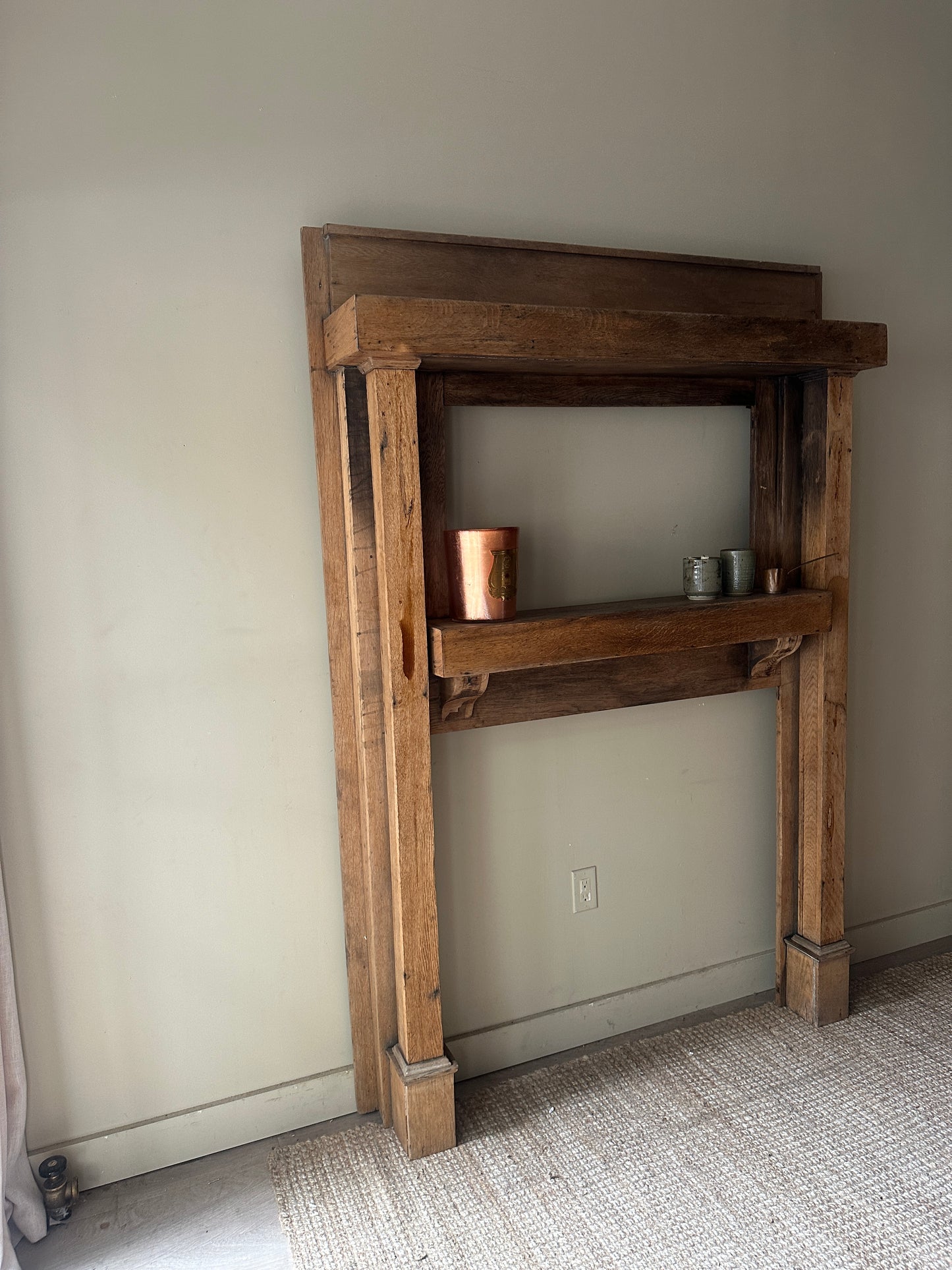 Oak mantle