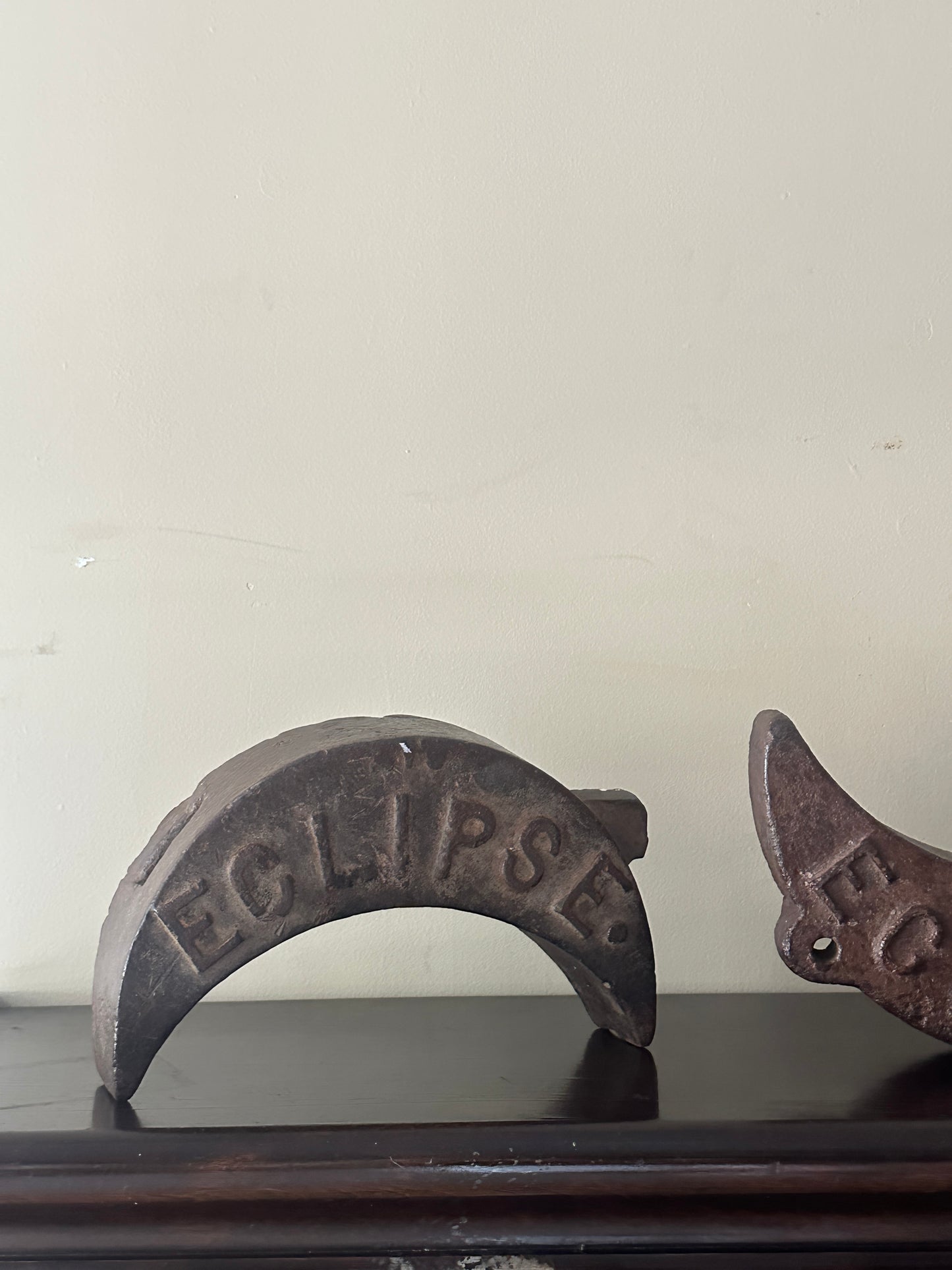 Crescent windmill weights