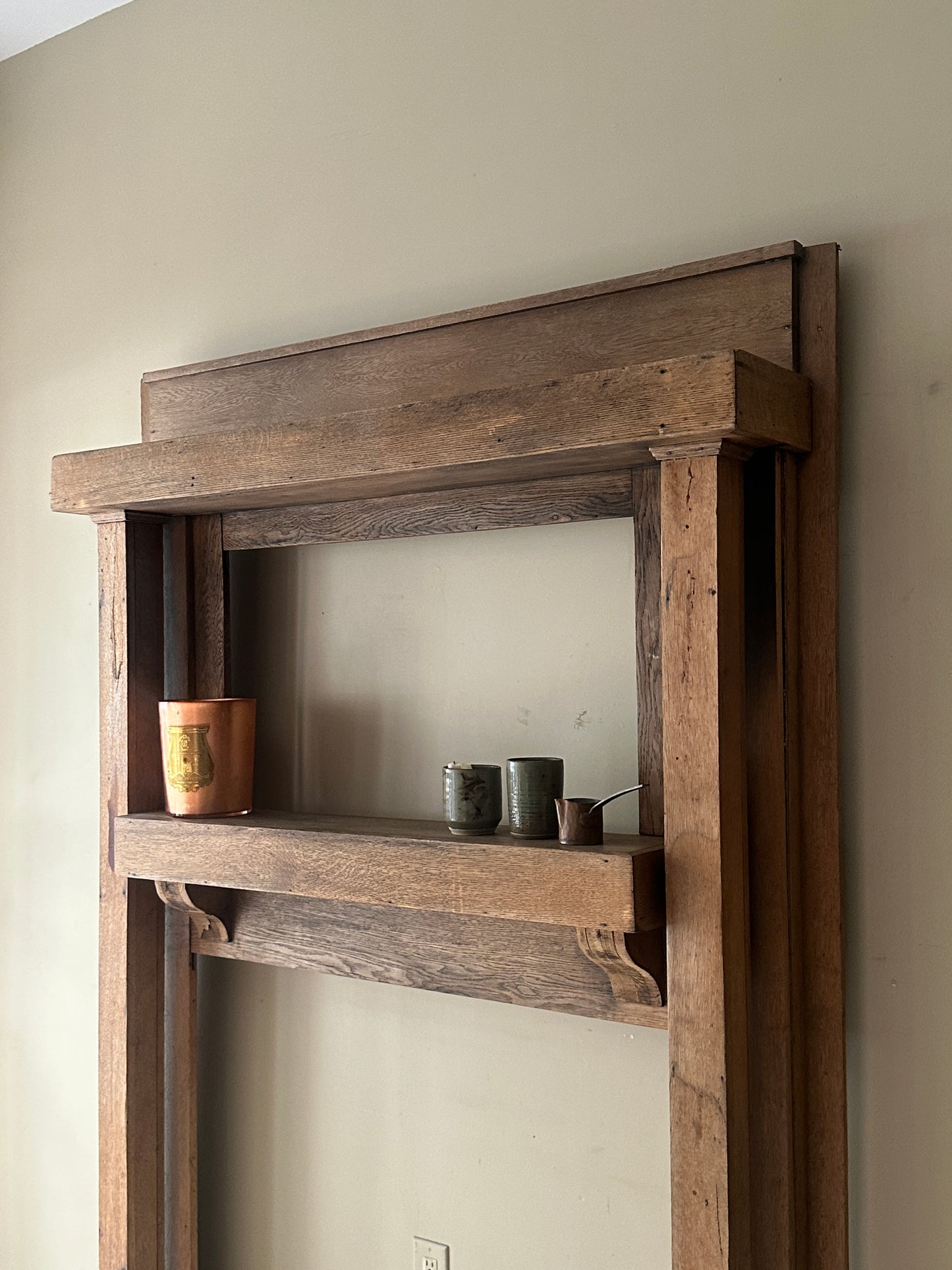 Oak mantle