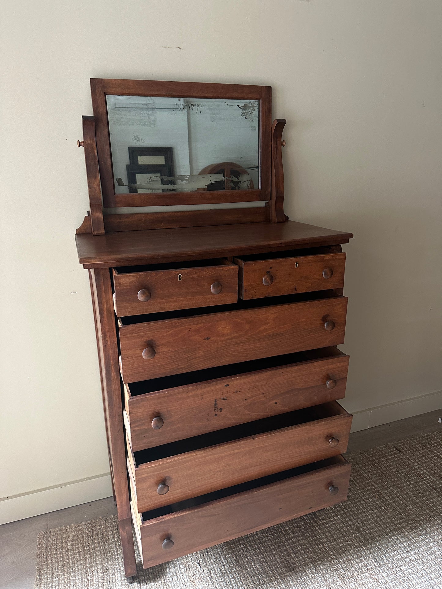 Pine dresser w mirror
