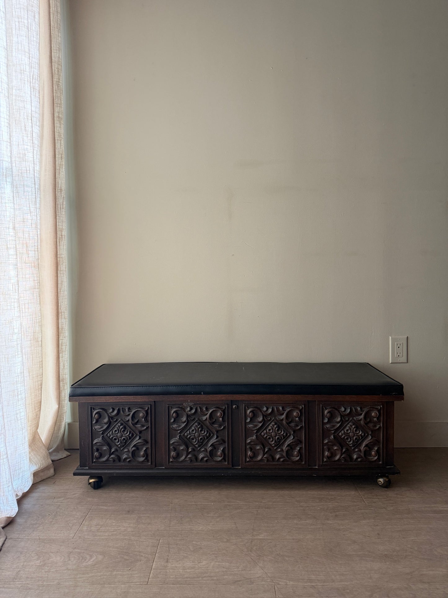 Lane cedar chest bench