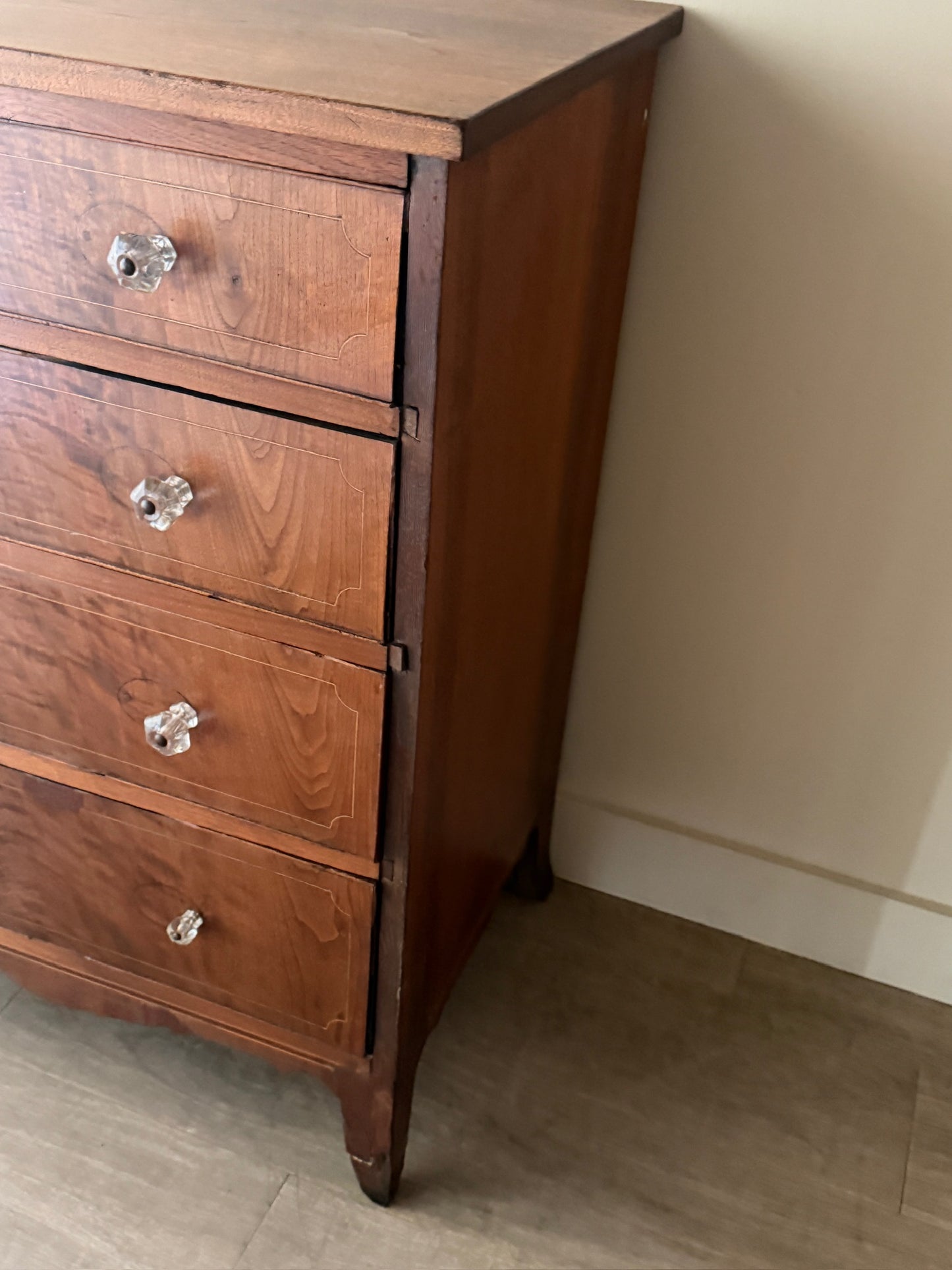 Hepplewhite inlaid walnut dresser