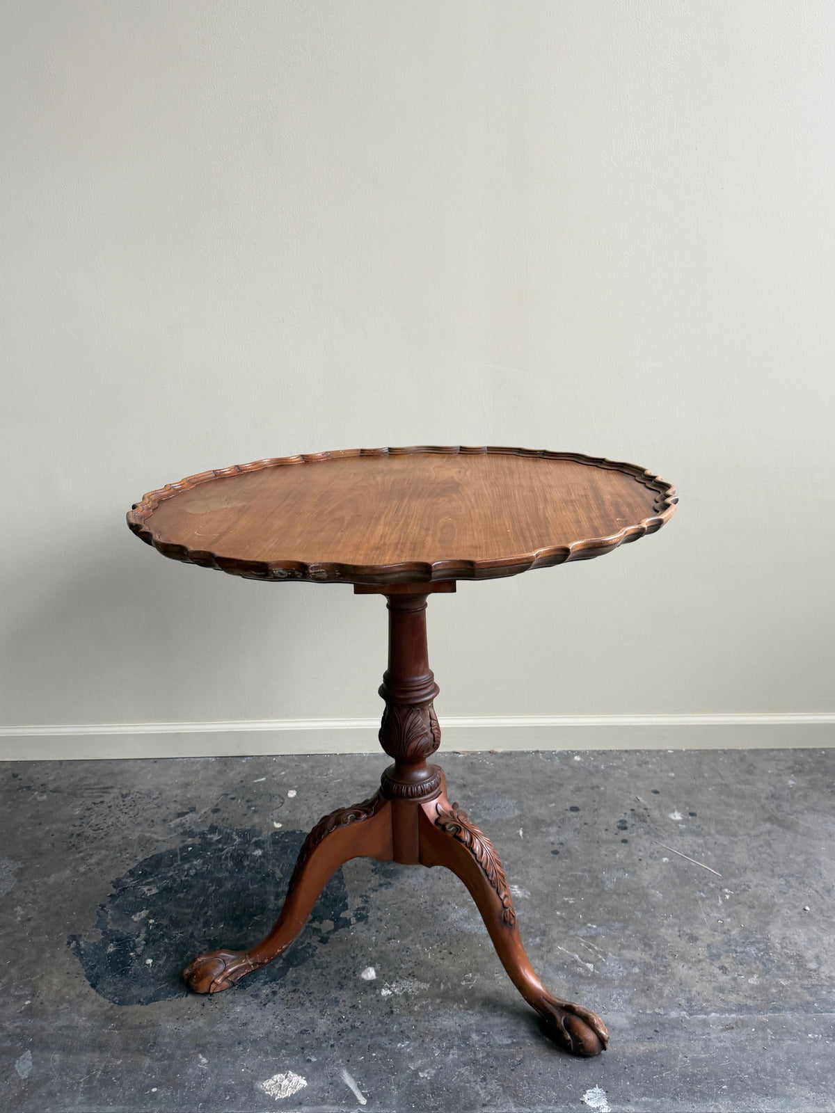 Pennsylvania Federal walnut tilt top side table