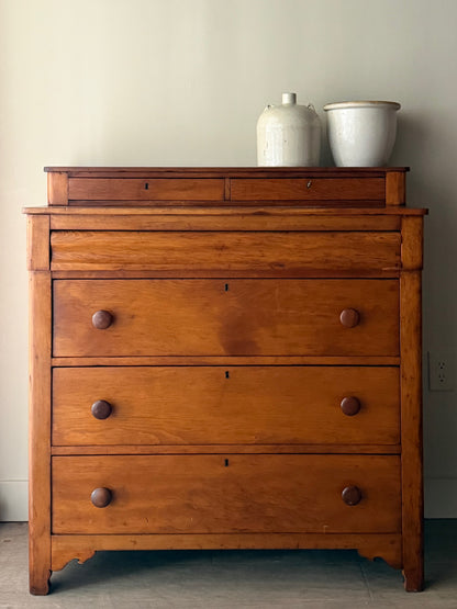 Pine dresser