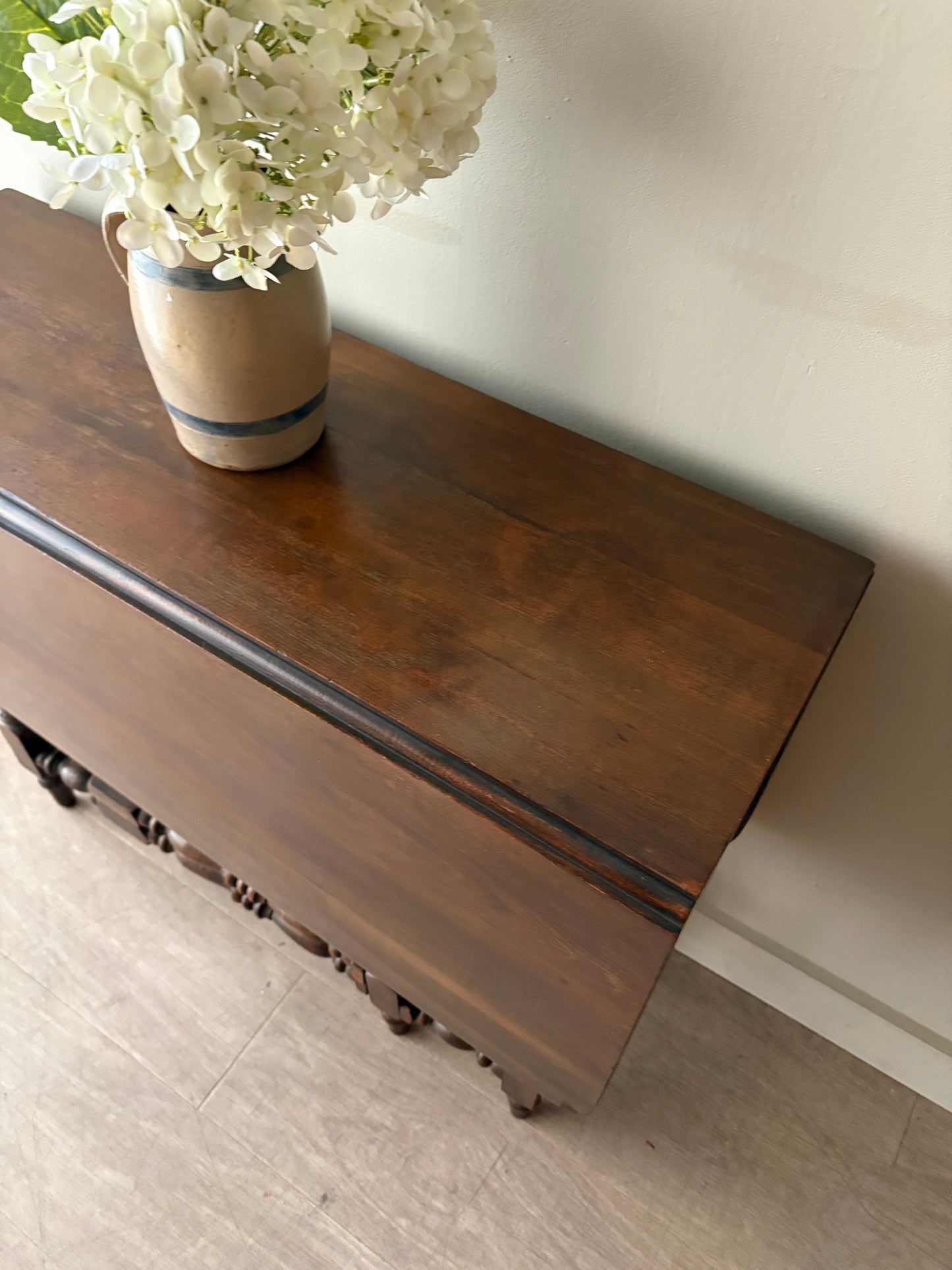 William & Mary oak gate leg dining table