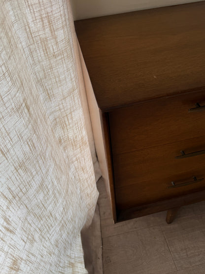Red Lion walnut 9-drawer dresser