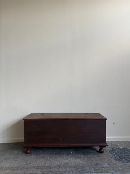 Pennsylvania Sheraton pine chest
