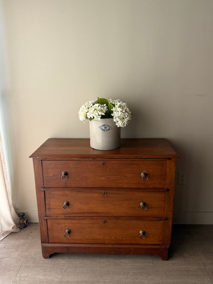 Pine 3 drawer dresser