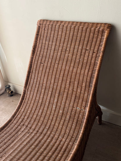 Wicker chaise lounge