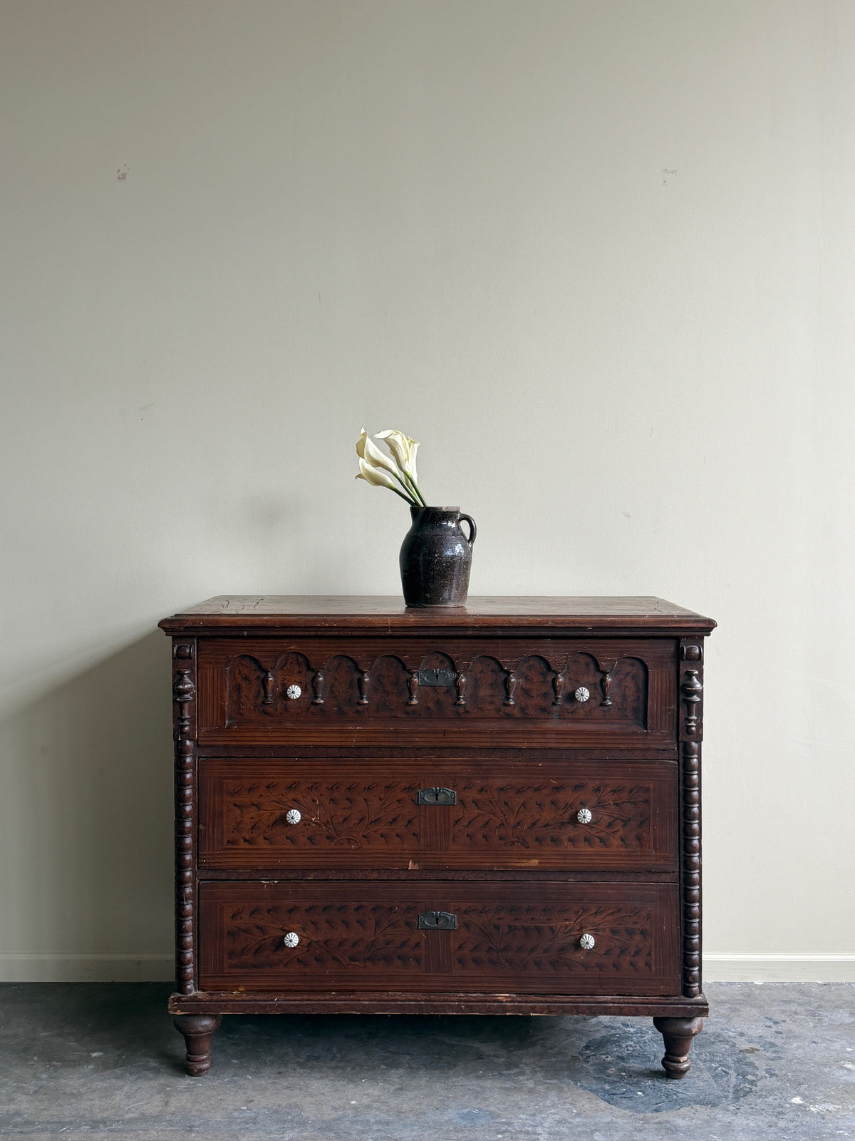 Painted pine dresser