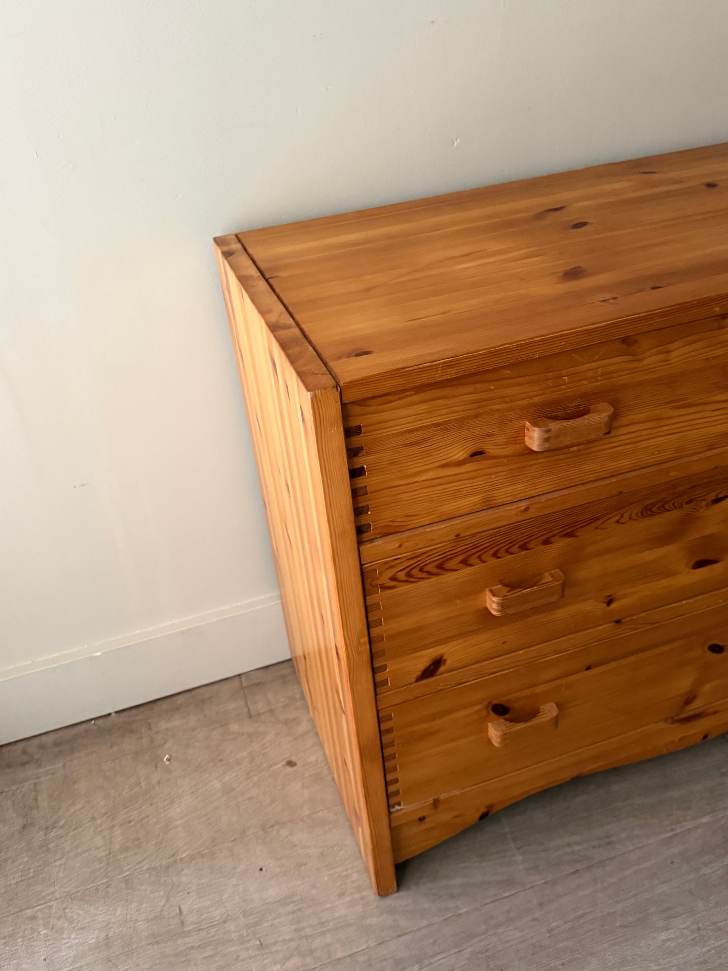 Domino Mobler Danish pine dresser