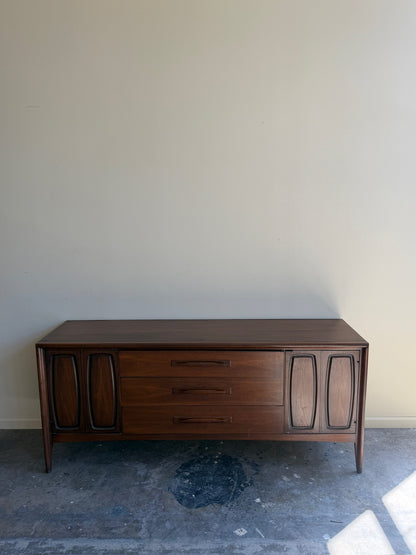 Broyhill walnut 9 drawer dresser