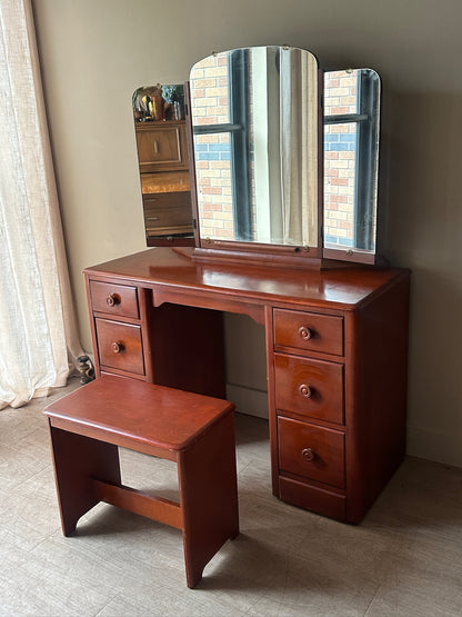 Maple vanity with stool