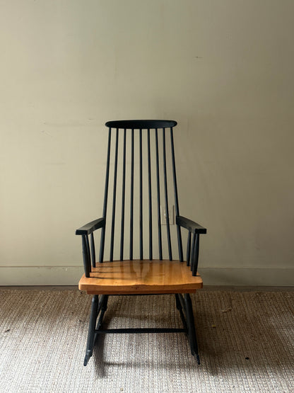 Spindle rocking chair
