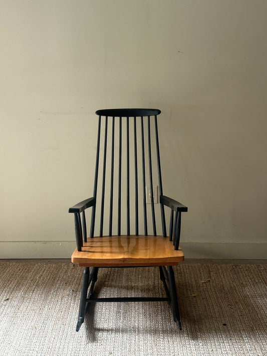 Spindle rocking chair