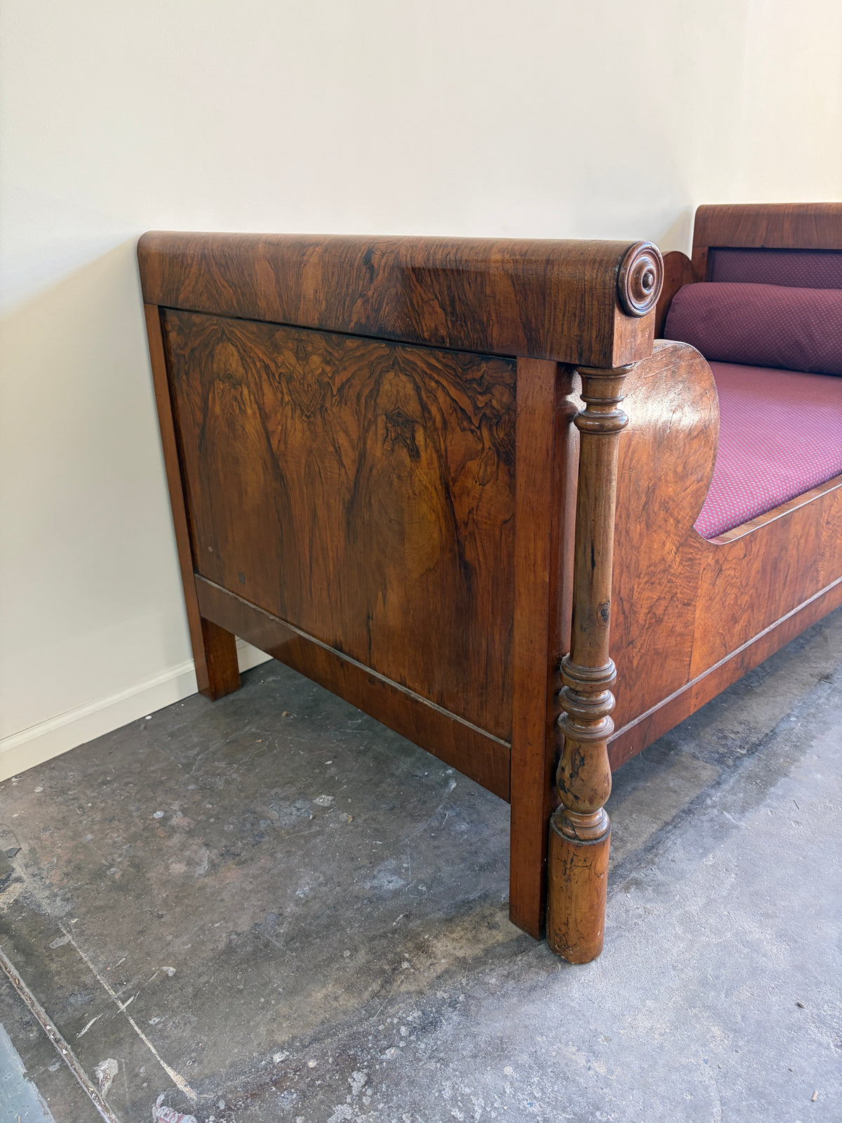 Biedermeier Circassian Walnut Daybed