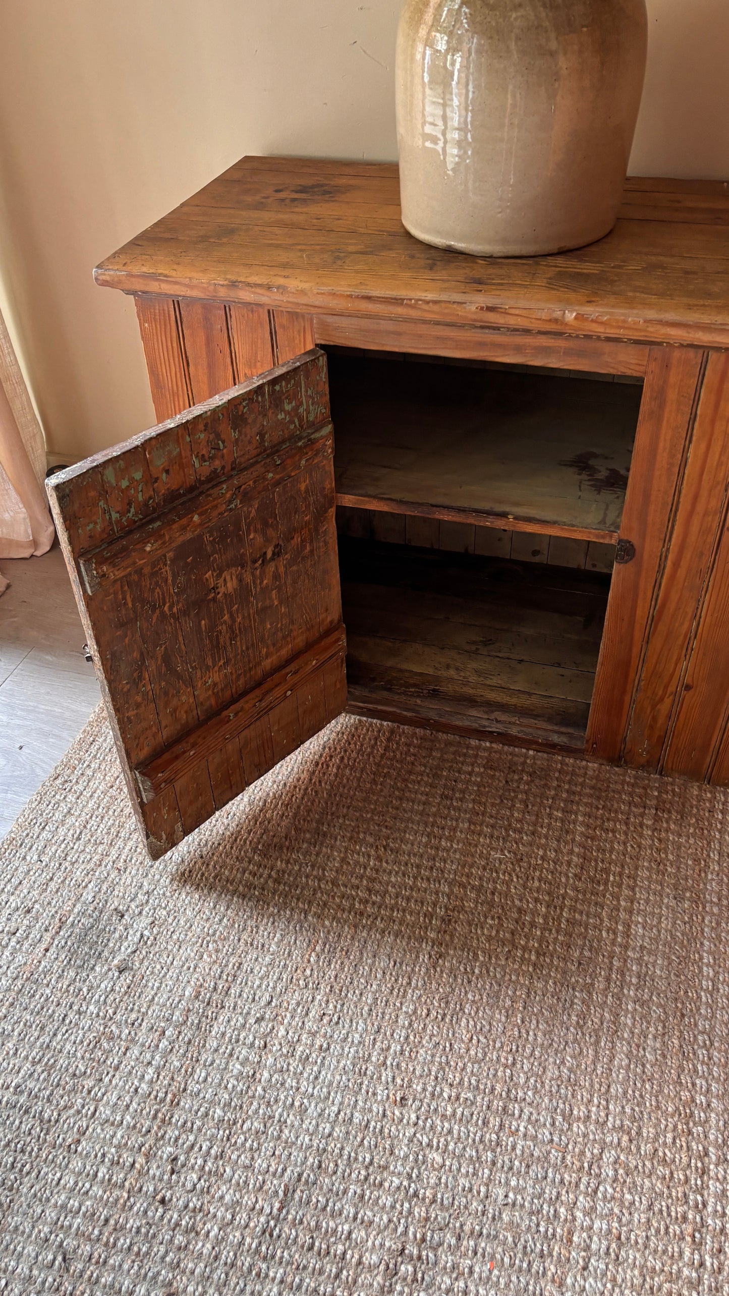 Eastern Pennsylvania pine cabinet