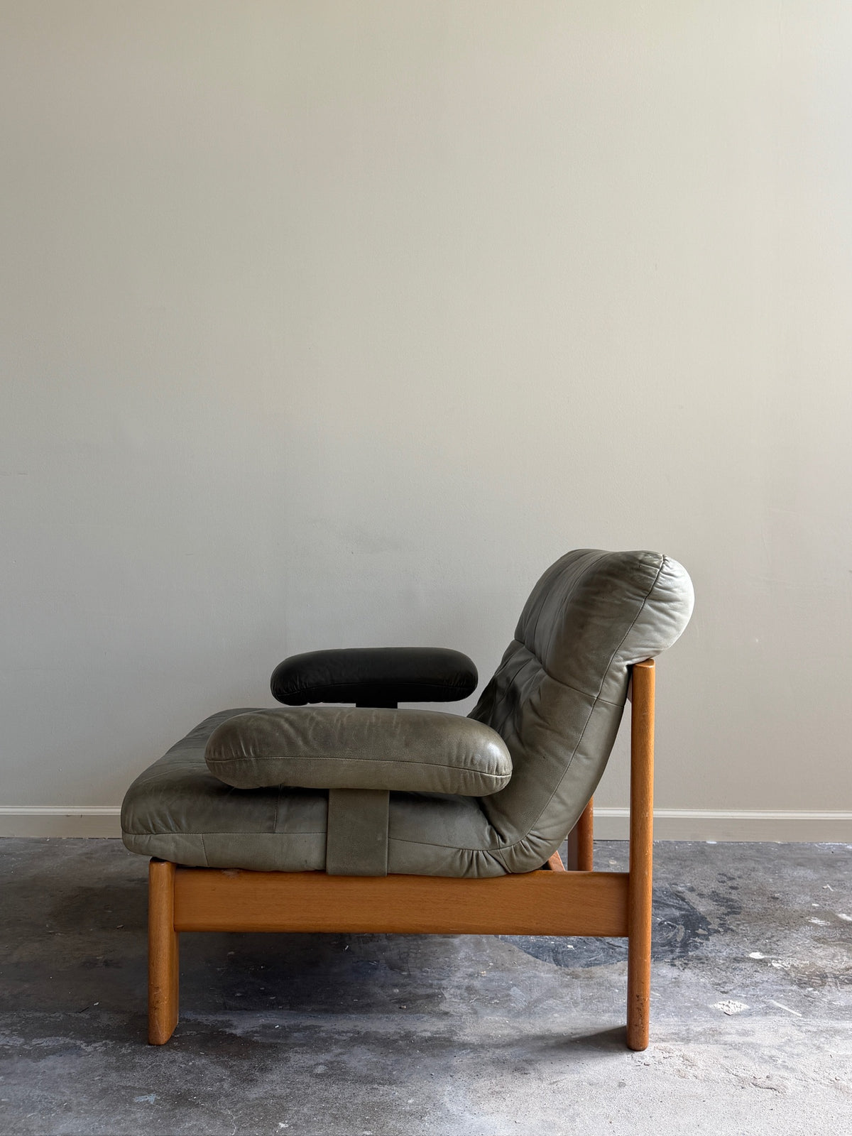 Rolf Benz German green leather lounge chair