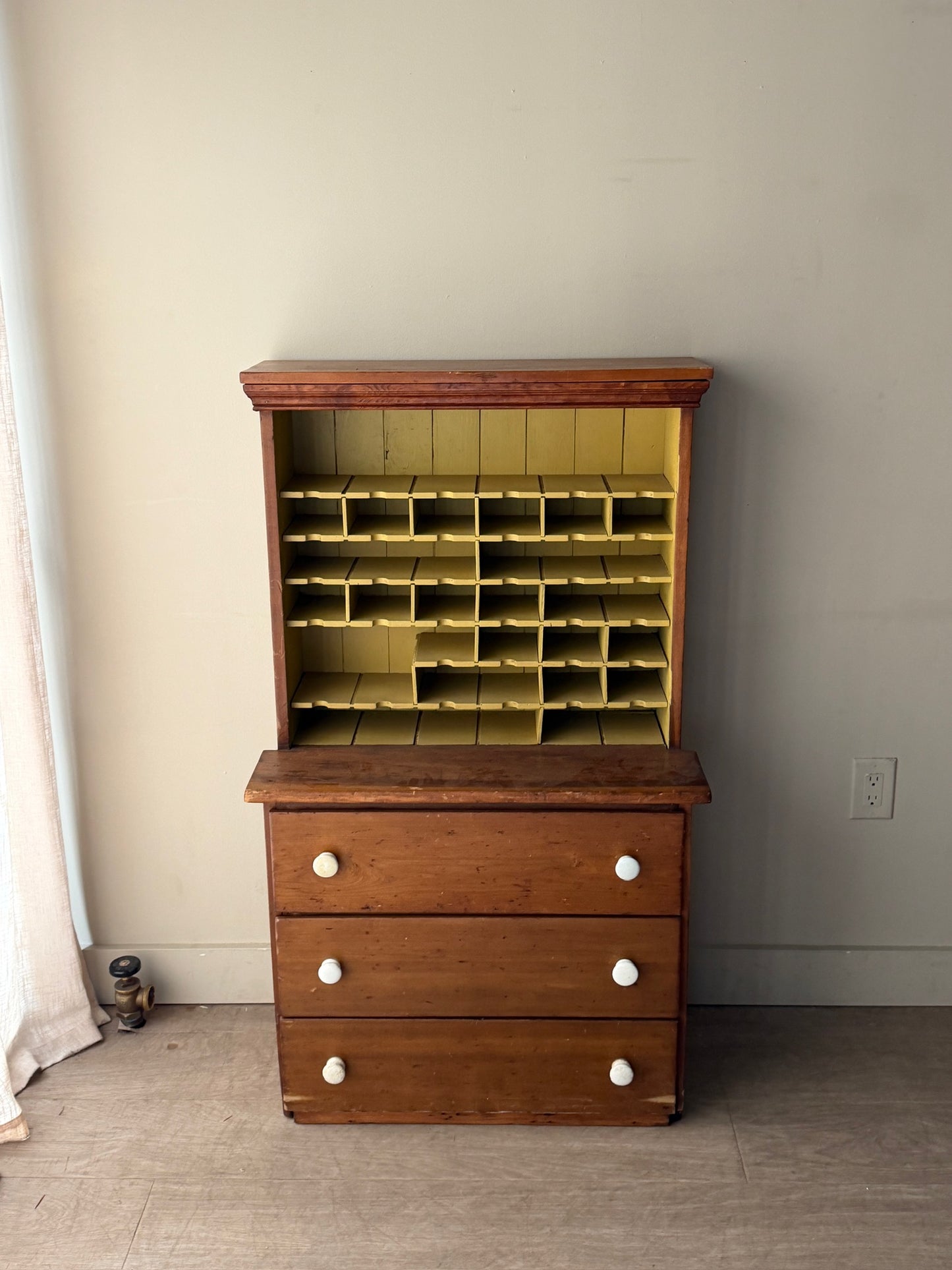 Farmhouse pine cubby hutch