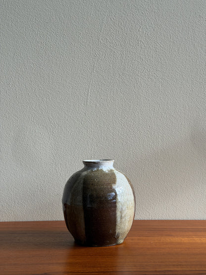 Southern stoneware vase