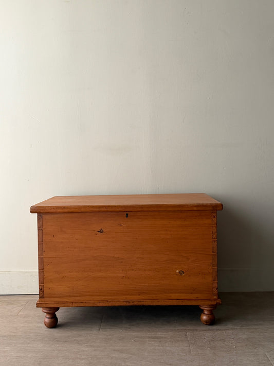 Small Pennsylvania Sheraton pine chest
