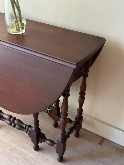 William & Mary mahogany gate leg table
