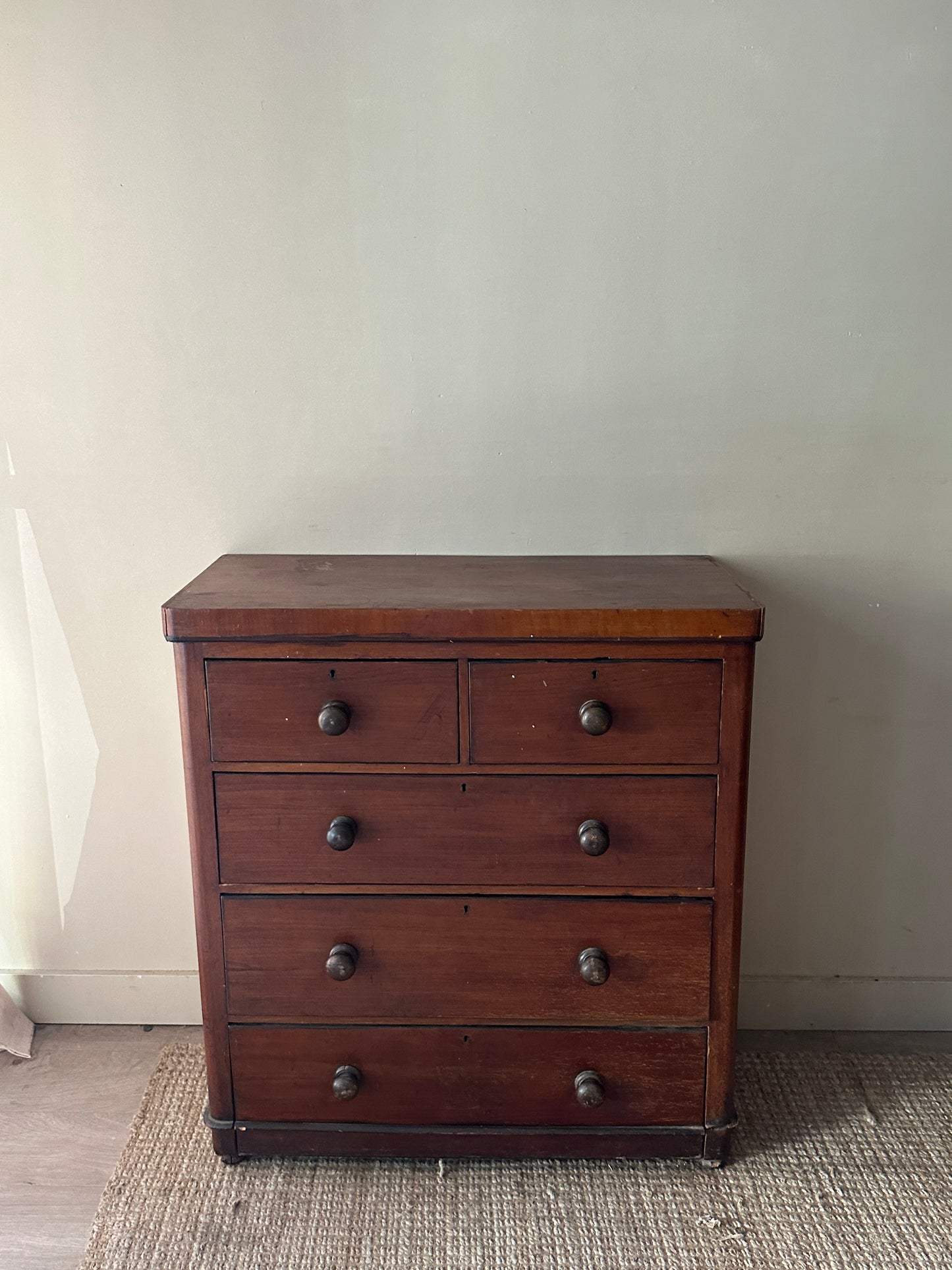Pine dresser