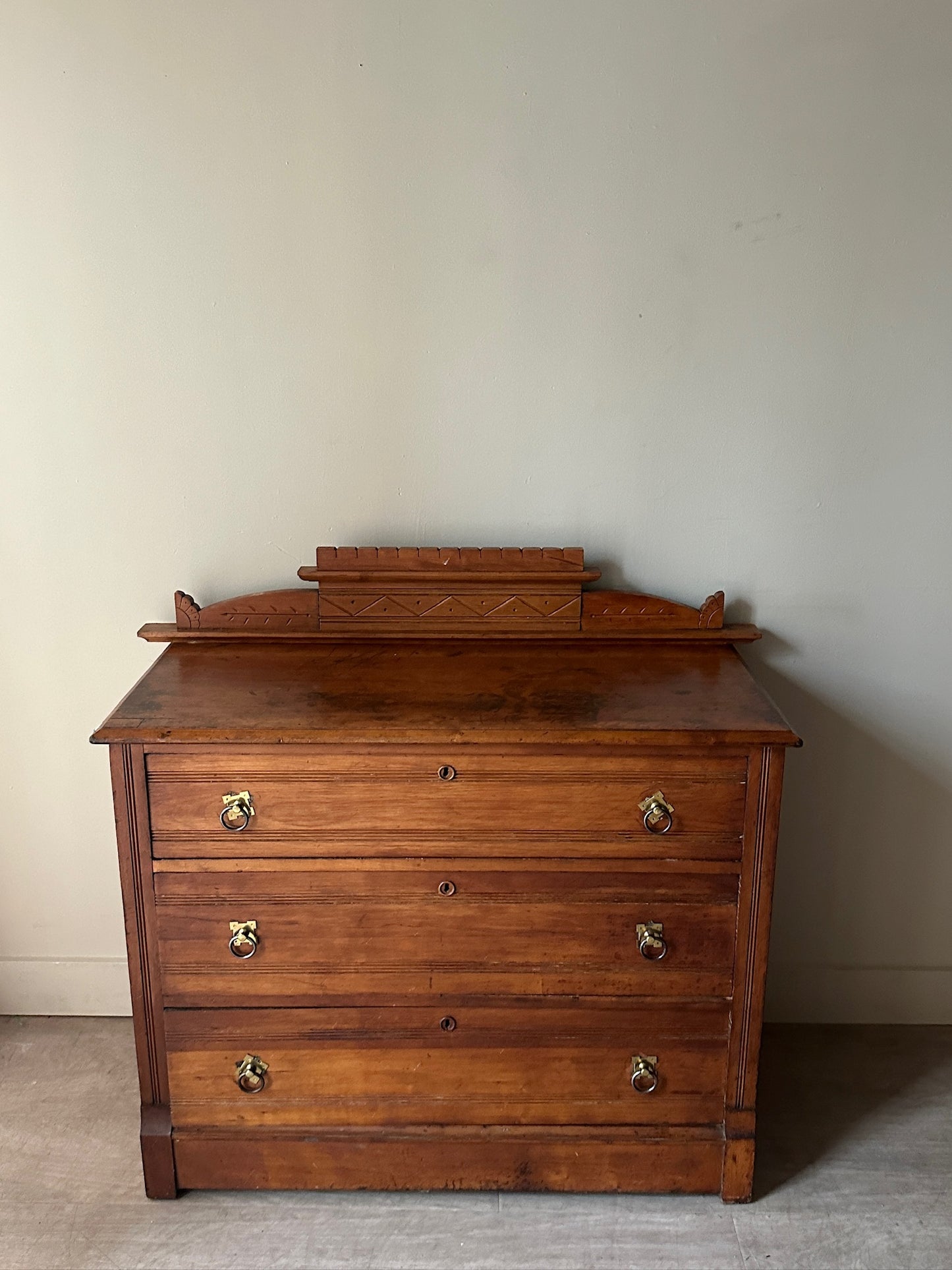 3 drawer pine dresser