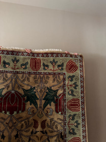 Northern Indian Arts & Crafts rug