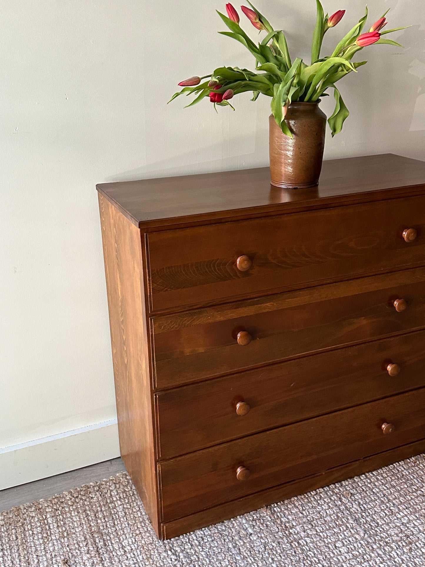 Pine dresser