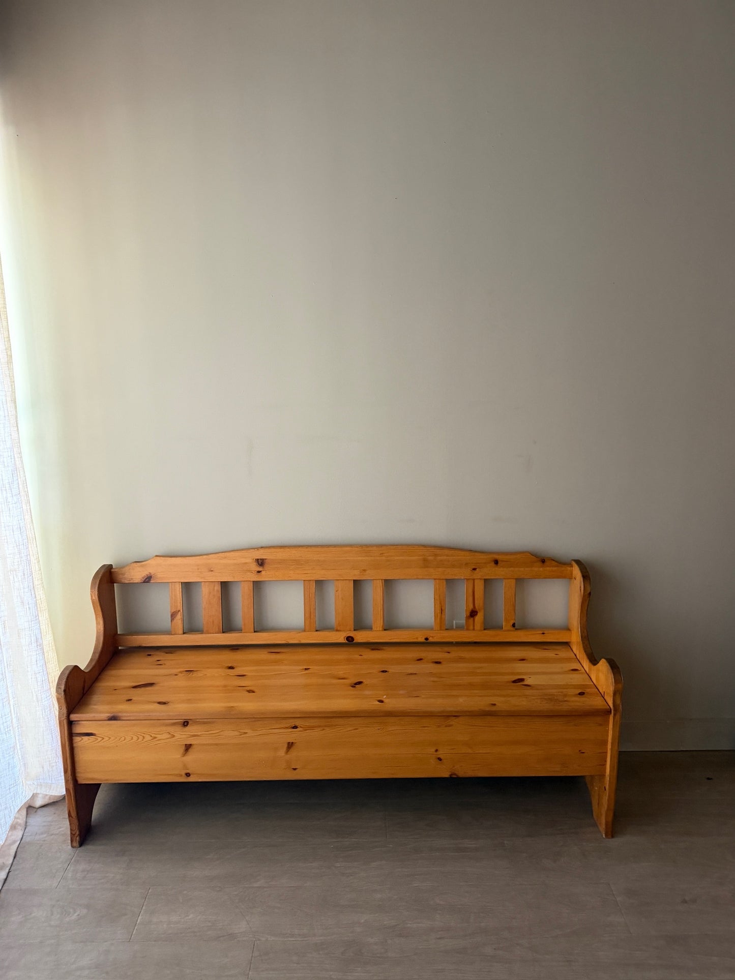 Tradets Mobler Swedish pine storage bench